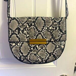 Scoop faux leather crossbody 7x9”